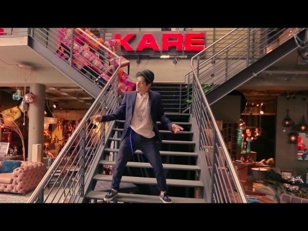Happy at KARE Design - Pharrell Williams - Vi-Dan
